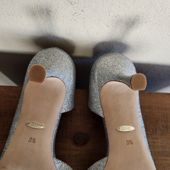 Badgley Mischka Silver Fabia Embellished Pointed Toe Pump Size 8.5 - Picture 13 of 14